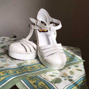 Strappy Plateau White